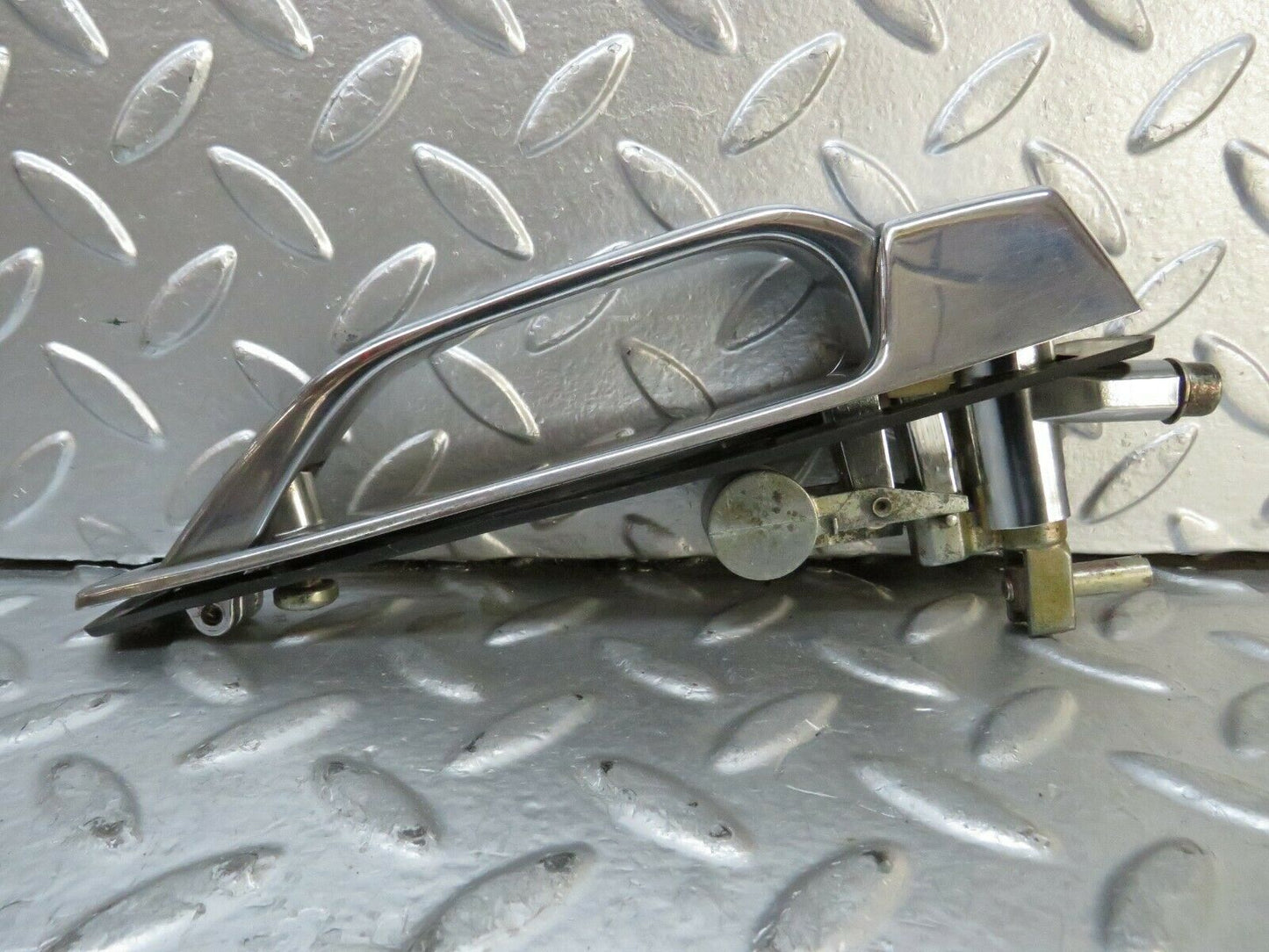 23722 Mercedes-Benz W116 350E Rear Exterior Door Handle 1167600059