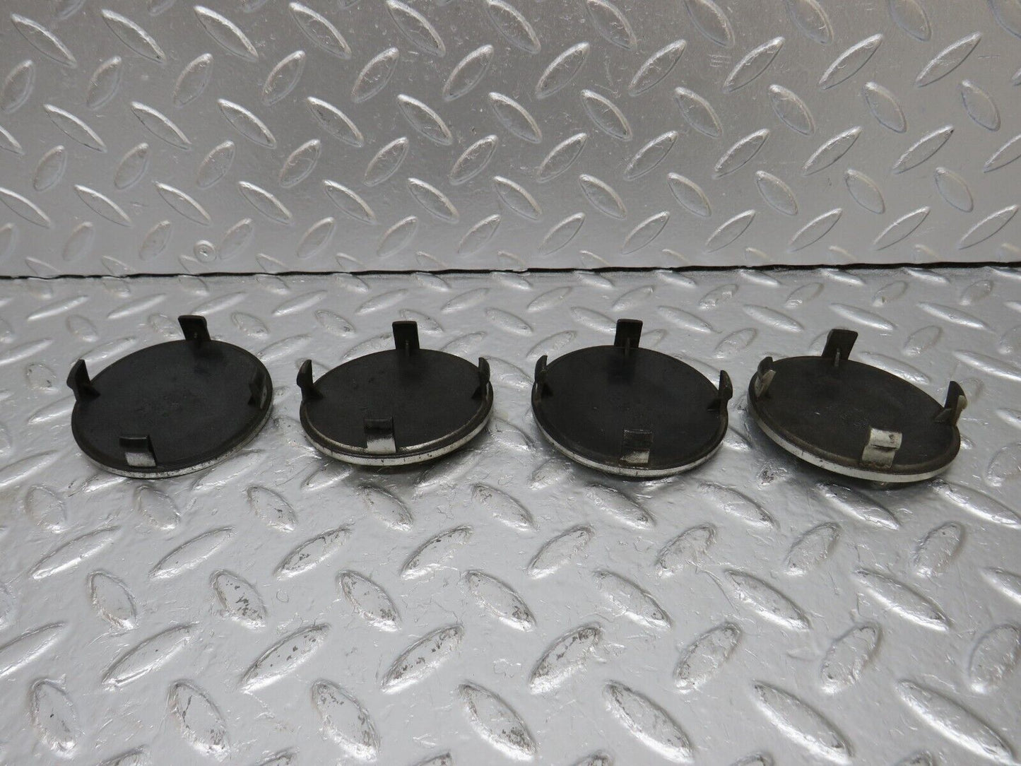 34196 Mercedes-Benz W124 260E Wheel Hub Cap Set