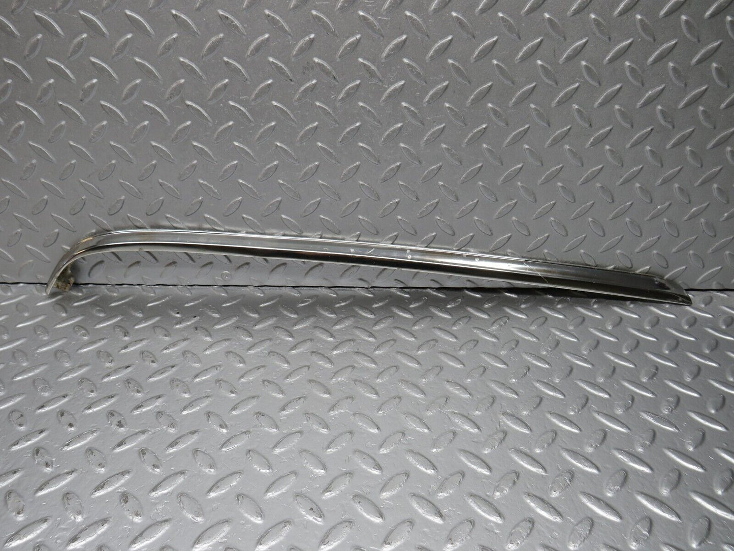 39860 Mercedes-Benz R107 350SL Coupe Hardtop Chrome Trim Left Side