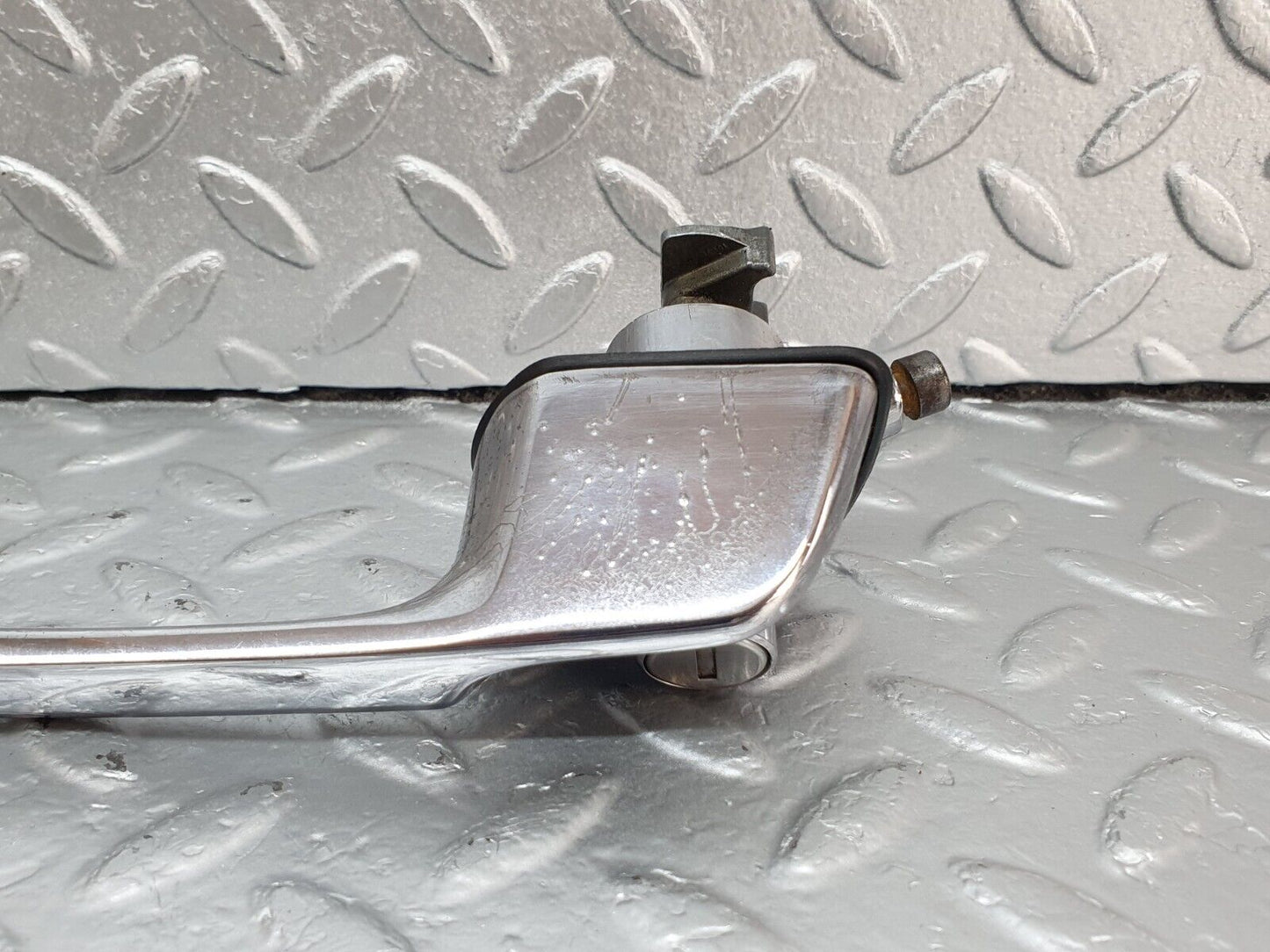43160 Mercedes-Benz W108 280SE Front Left Door Exterior Handle No Key 1087661301 1087660905 1087661105