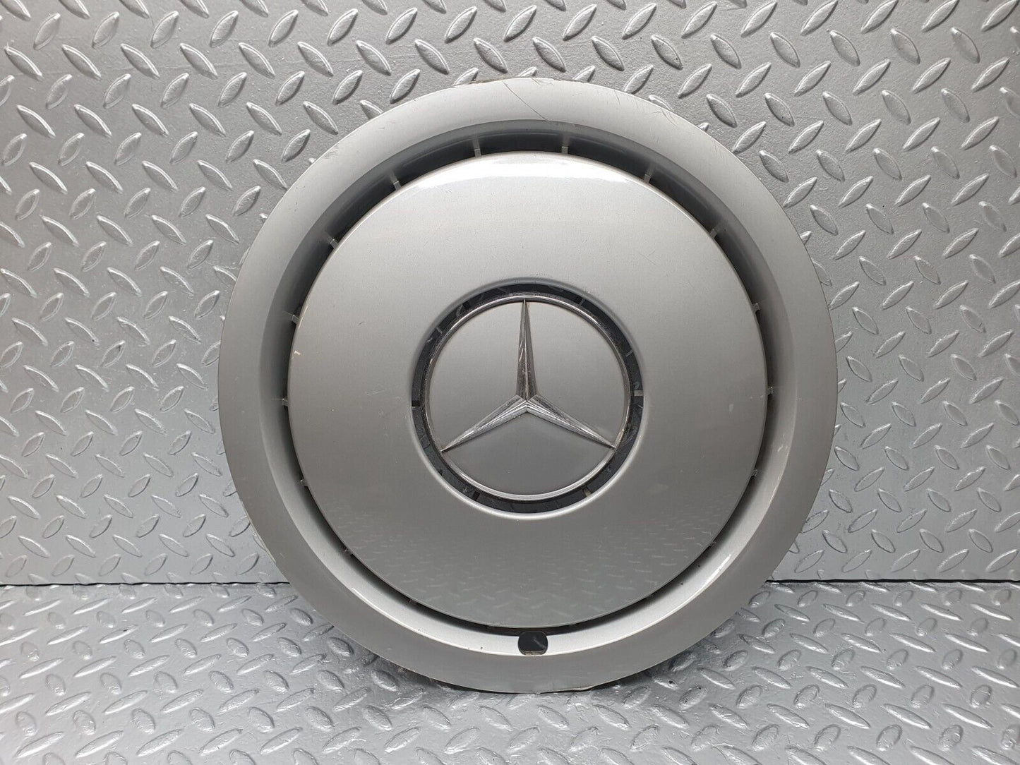 42878 Mercedes-Benz W201 190 2.0L Wheel Trim Hub Cap 14" 2014010324