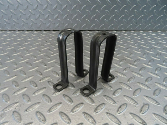 10966 Mercedes-Benz W115 220D Camshaft Oil Tube Holder