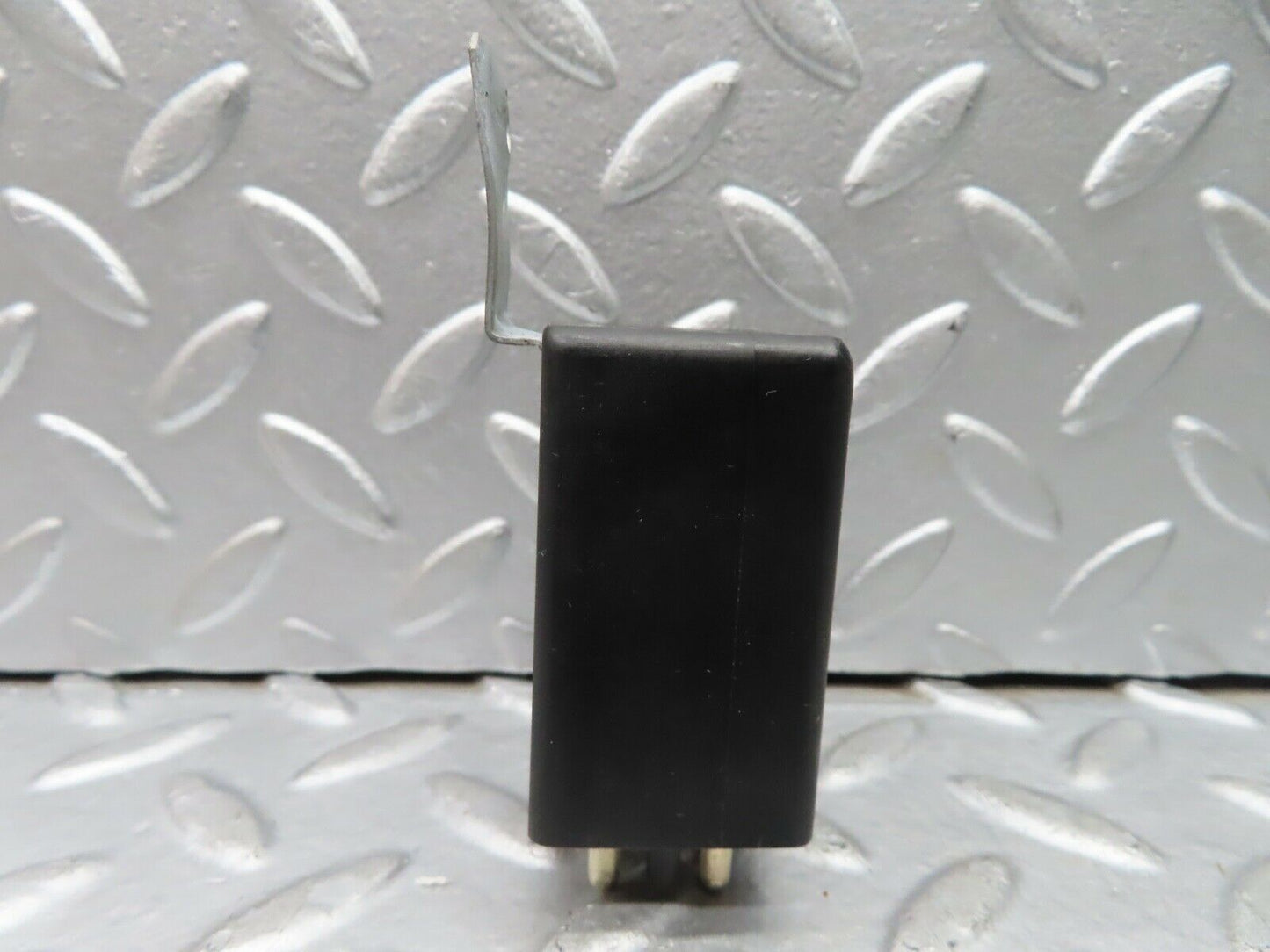 21183 Mercedes-Benz W123 230E Rear Heated Window Relay 1078200010
