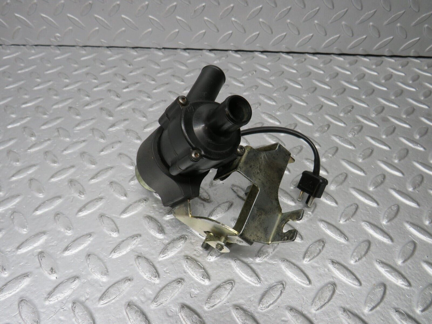 38406 Mercedes-Benz R129 280SL Coupe Heating Water Pump 0018351064