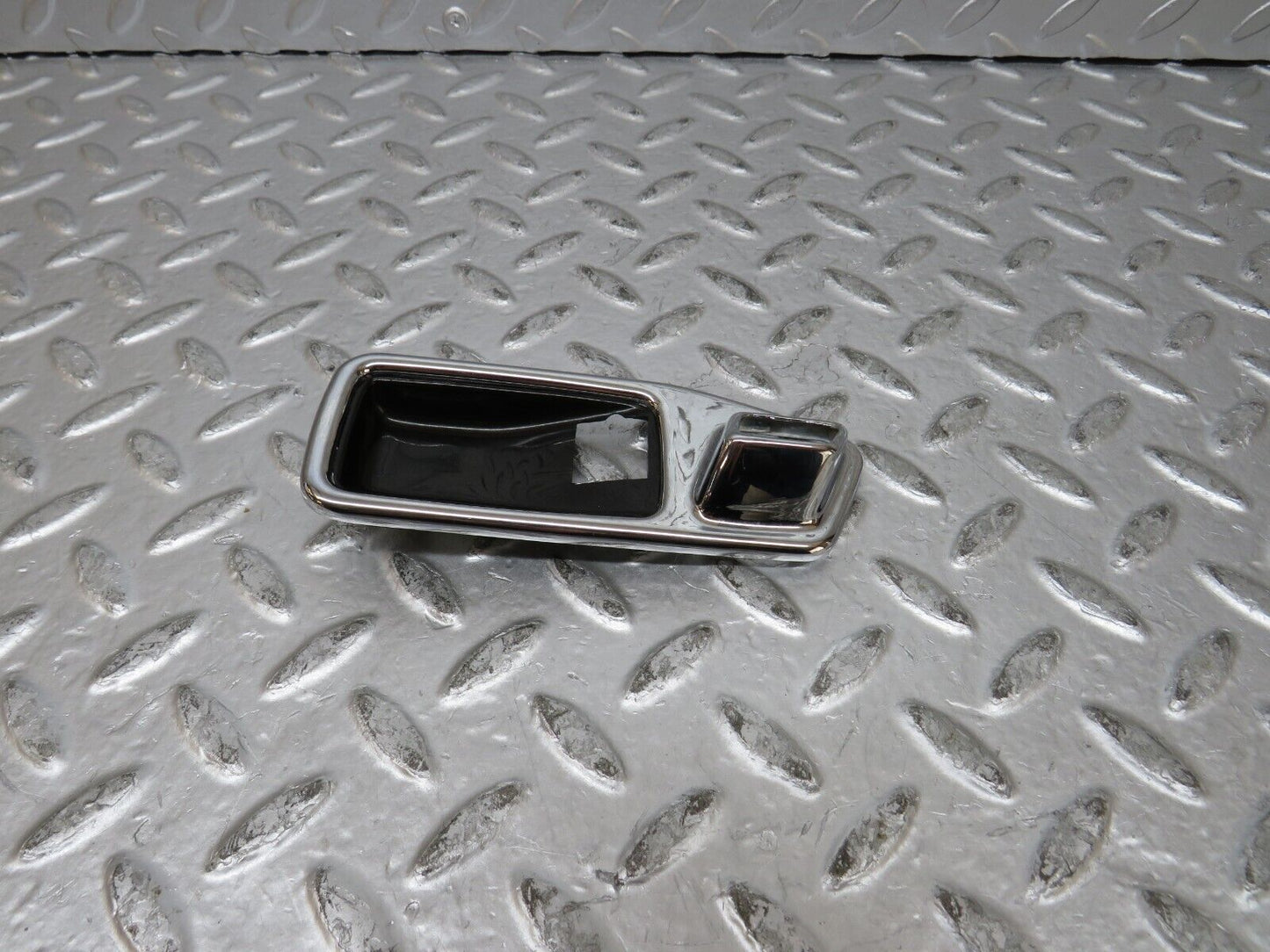 39376 Mercedes-Benz W123 280E Chrome Frame Door Handle Rear Left 1167660111