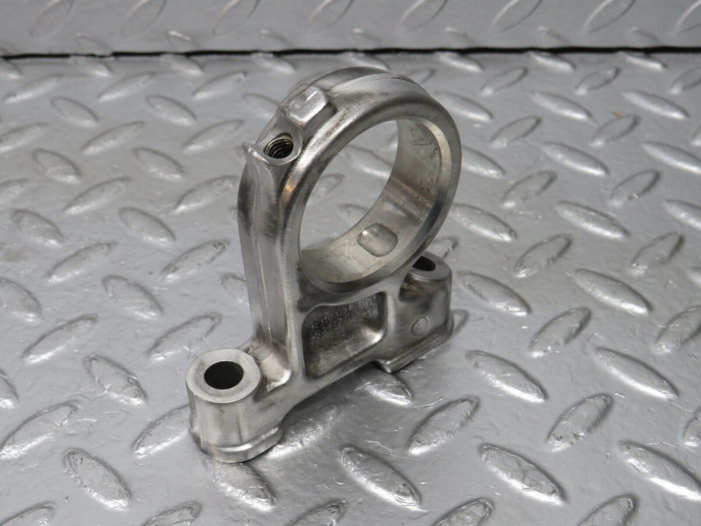 32996 Mercedes-Benz C107 R107 350 V8 Camshaft Tower Bearing 1160512112