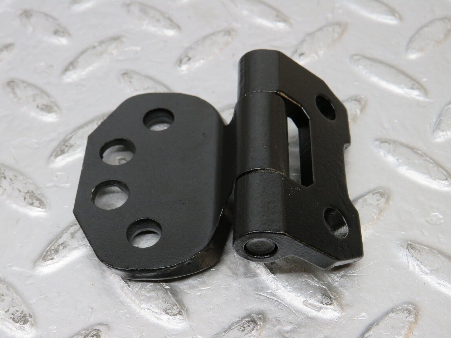 31540 Mercedes-Benz S124 220TE Wagon Door Hinge Left Side