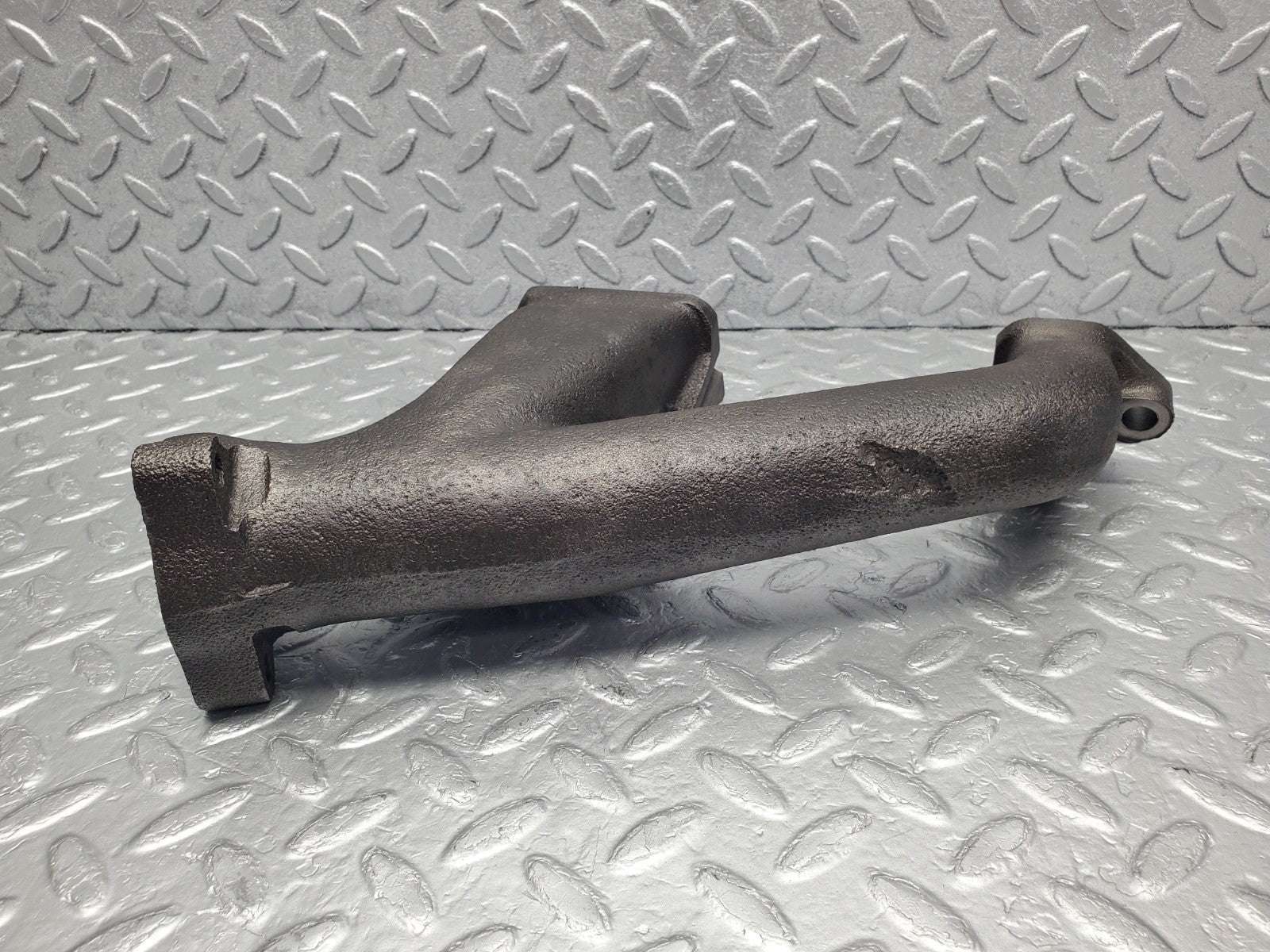 W112 exhaust manifold 4-6 used OEM