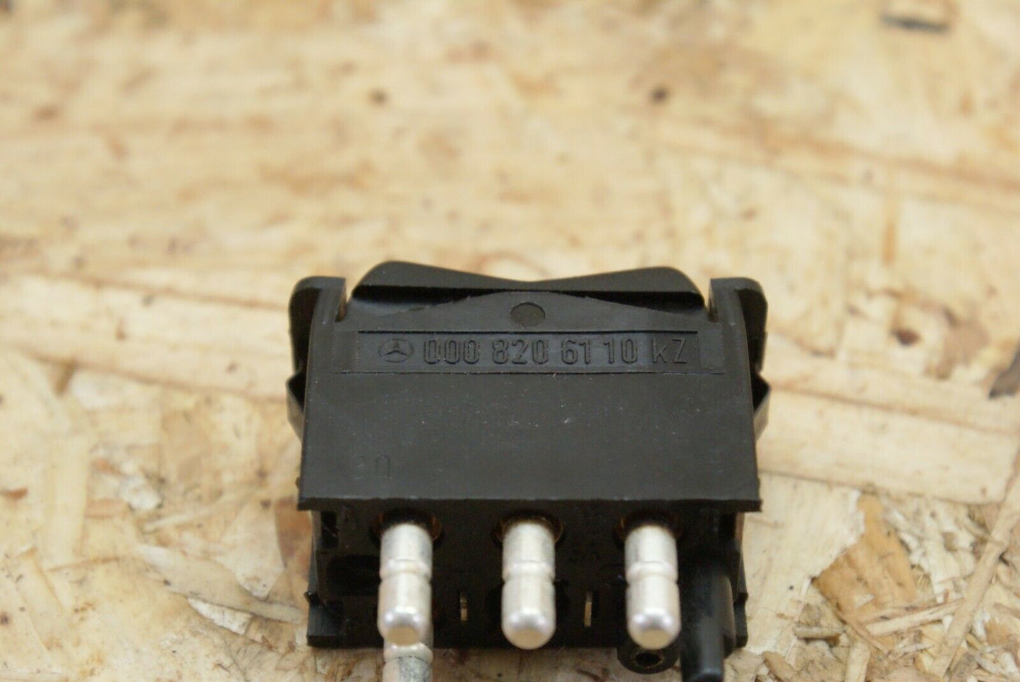 2392 Mercedes-Benz W123 280E Rear Window Defroster Switch 0008206110