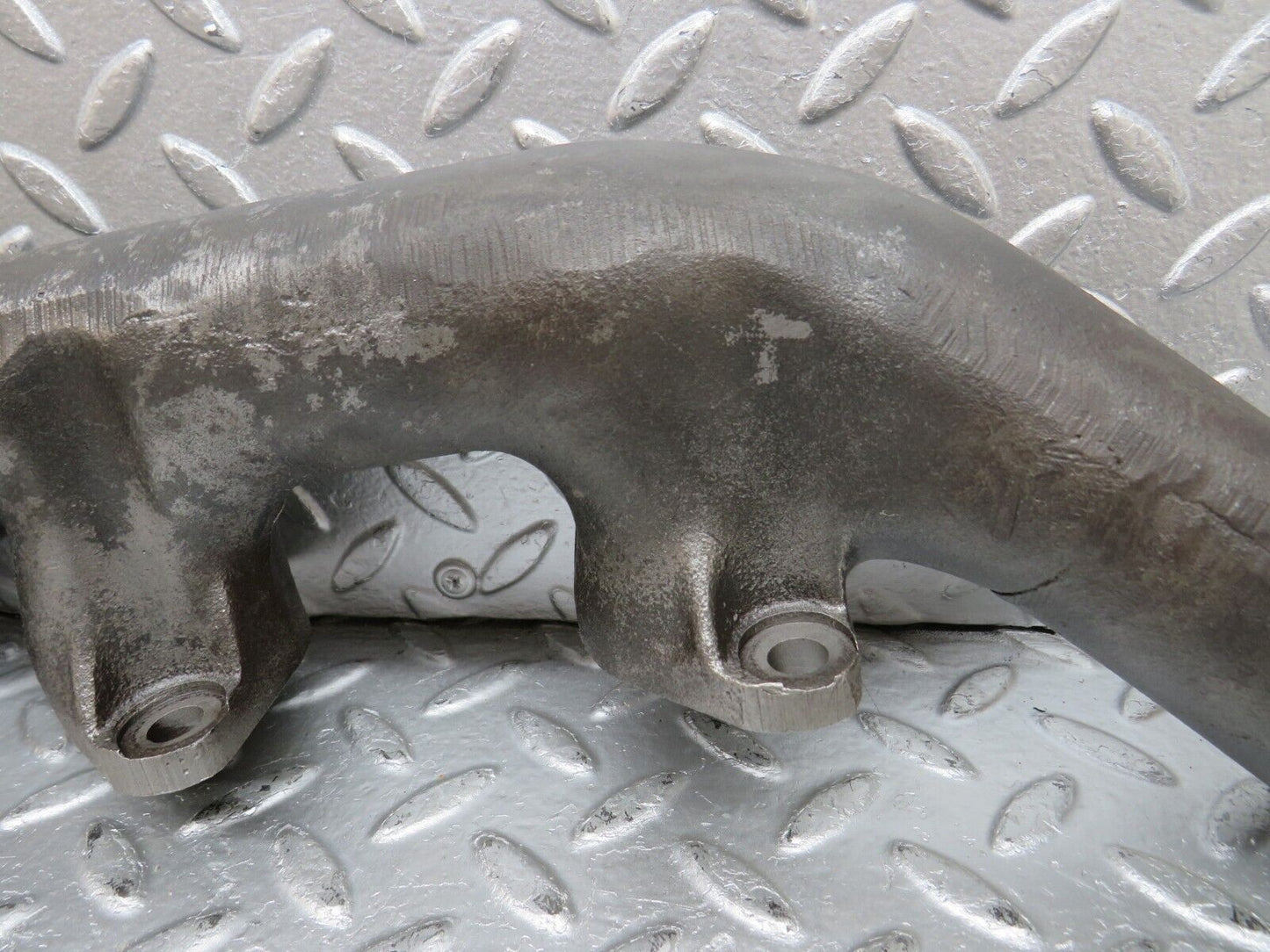 33113 Mercedes-Benz W126 420 V8 Exhaust Manifold Left 1171422602 1171423102