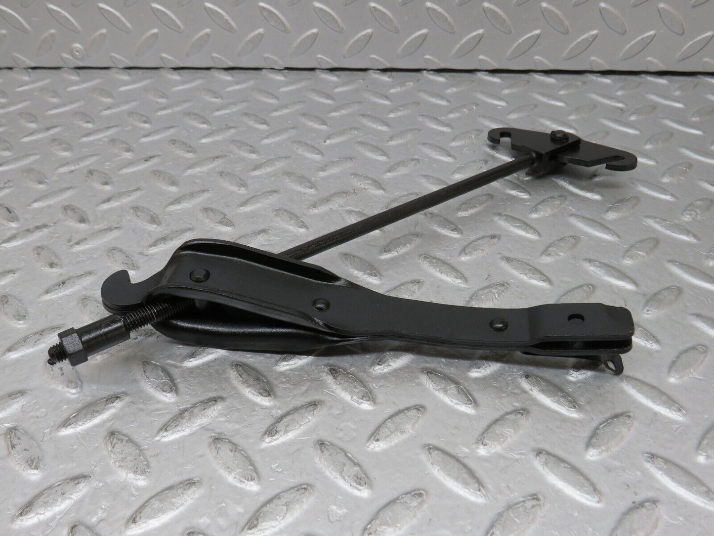 35711 Mercedes-Benz W108 Handbrake Adjusting Handbrake Regulator