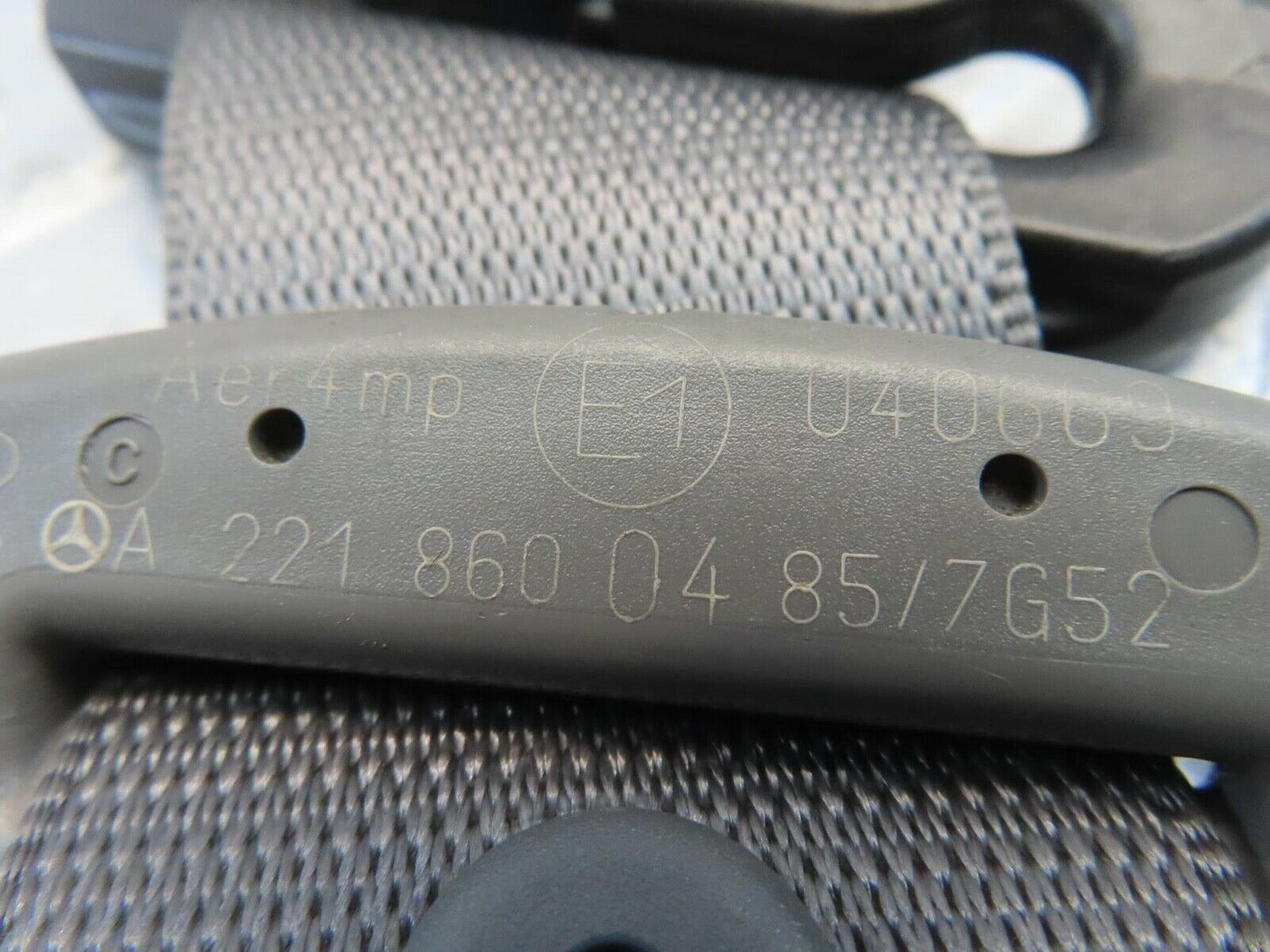 11213 Mercedes-Benz W221 S320 Rear Right Seat Belt 2218600485