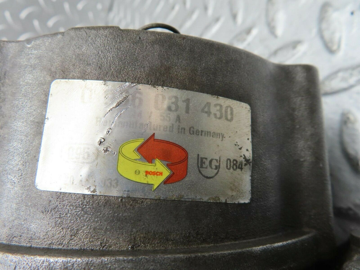 15281 Mercedes-Benz W123 230E Alternator Generator 0986031430