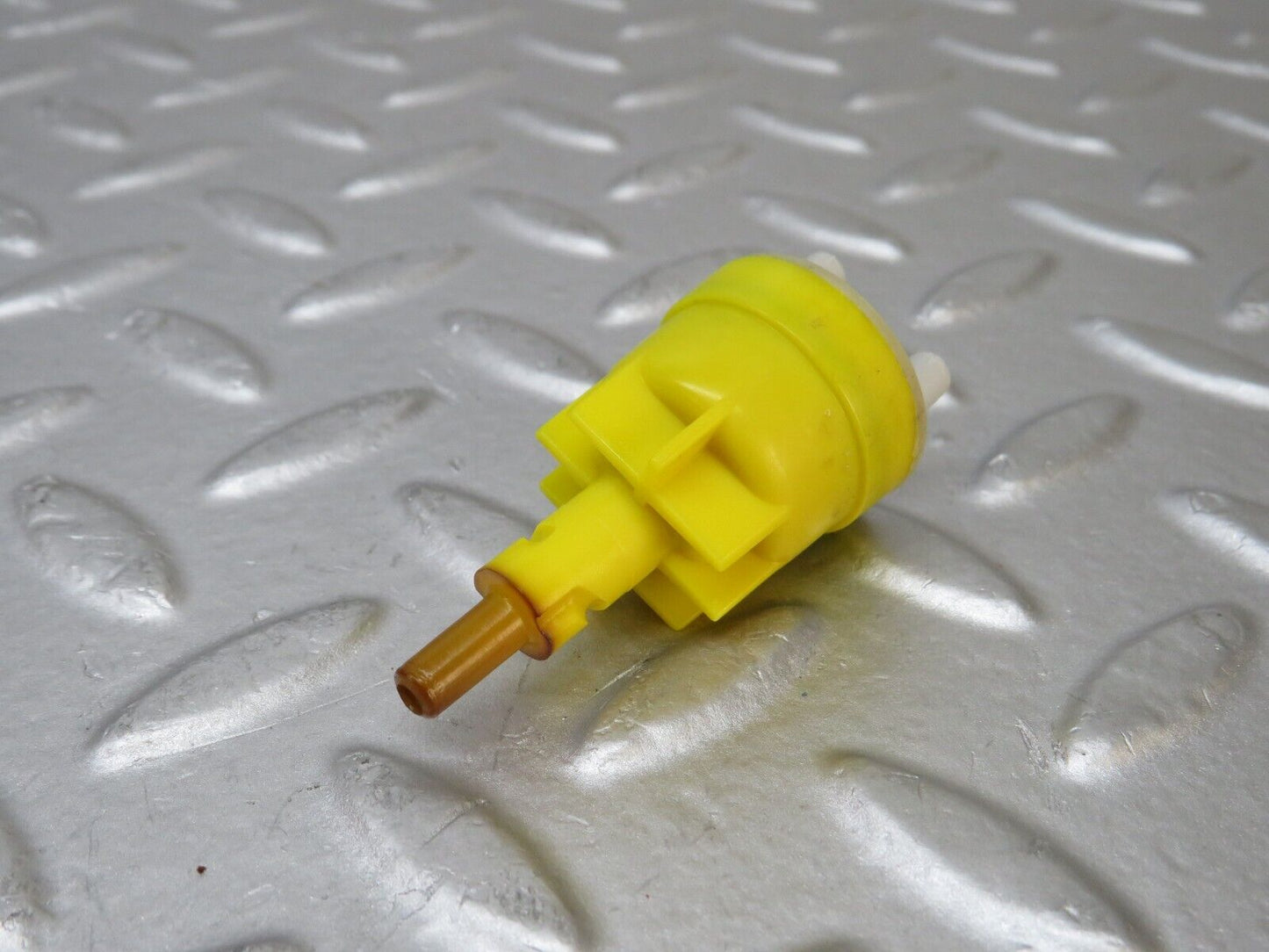 36902 Mercedes-Benz C126 420SEC Coupe Vacuum Check Valve Set 1268000078 1268000478