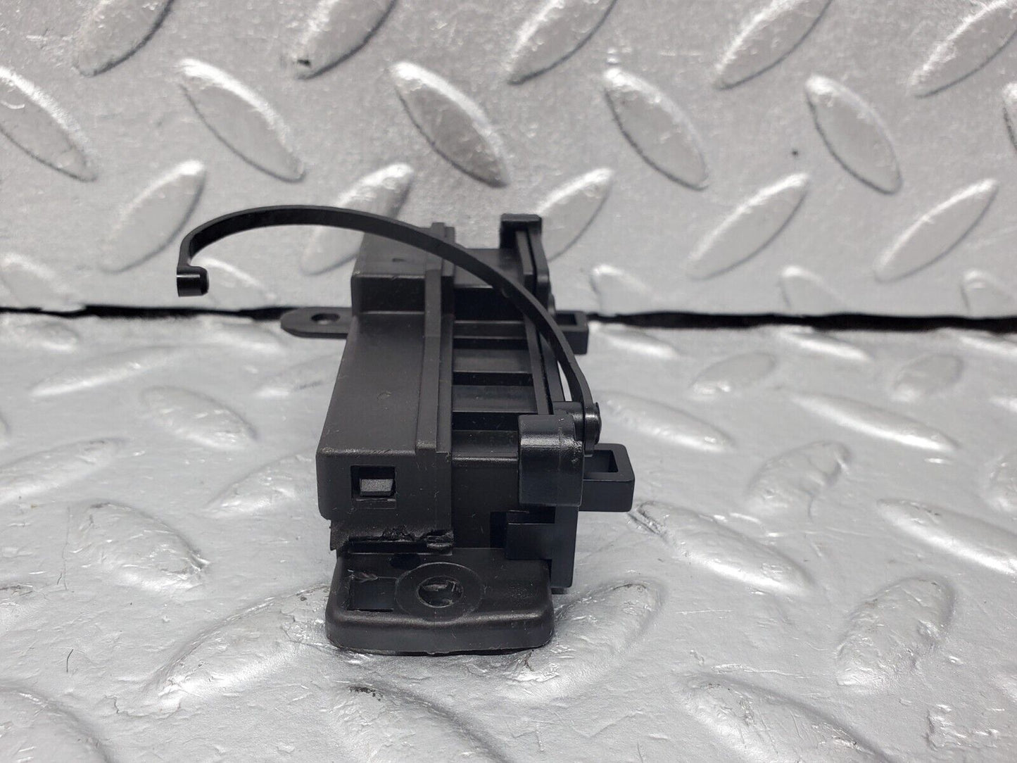 45591 Mercedes-Benz W126 420SE Diagnostic Connector 1265459740