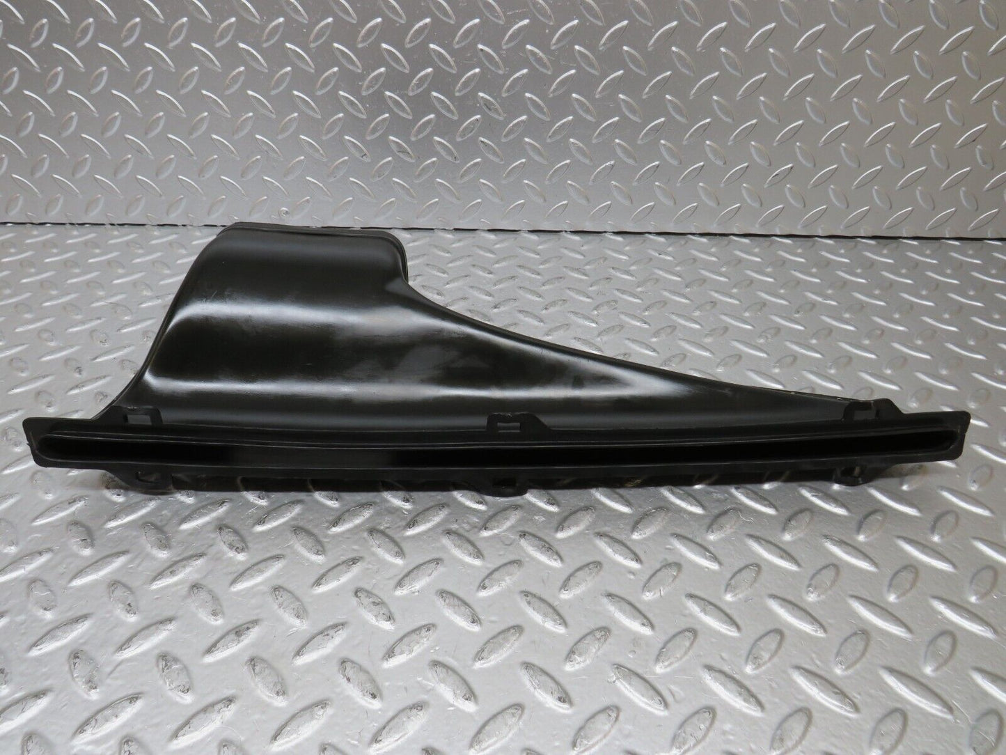 26186 Mercedes-Benz W116 450SE Dashboard Air Vent Duct Pair 1168300319