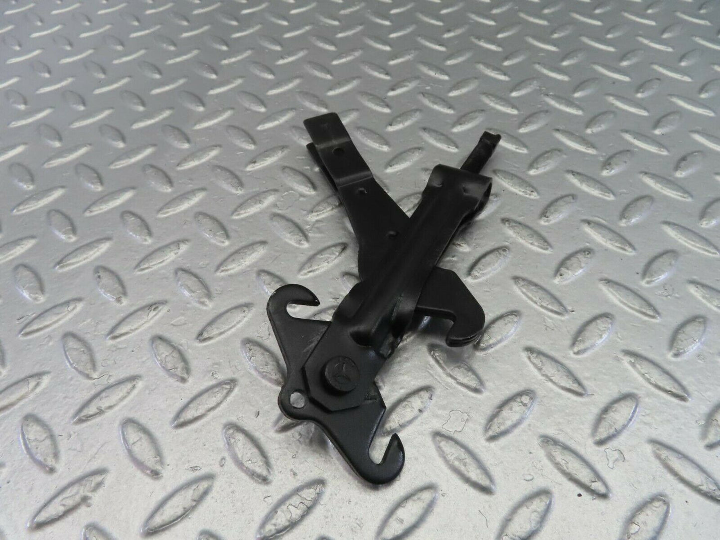 10850 Mercedes-Benz W123 230E Handbrake Adjusting Handbrake Regulator