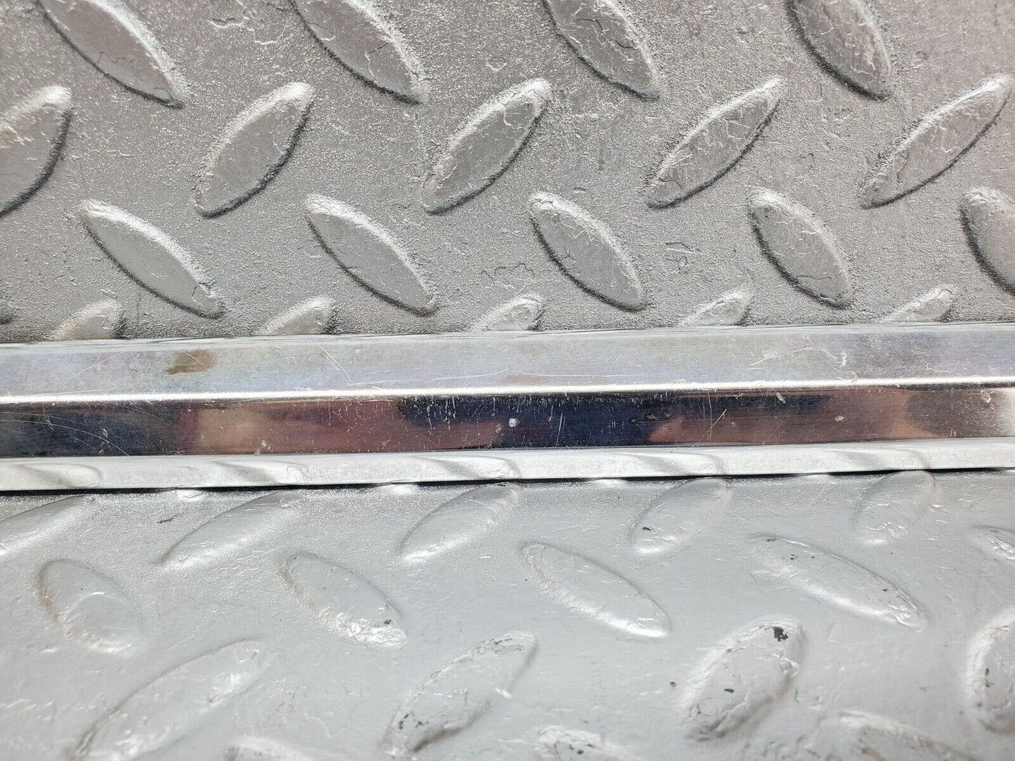 45808 Mercedes-Benz W126 420SE Front Right Door Chrome Moulding Trim