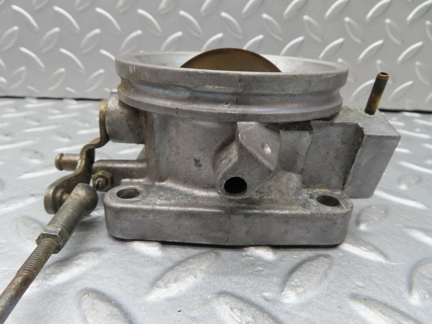 16723 Mercedes-Benz C107 380SLC Throttle Body Valve
