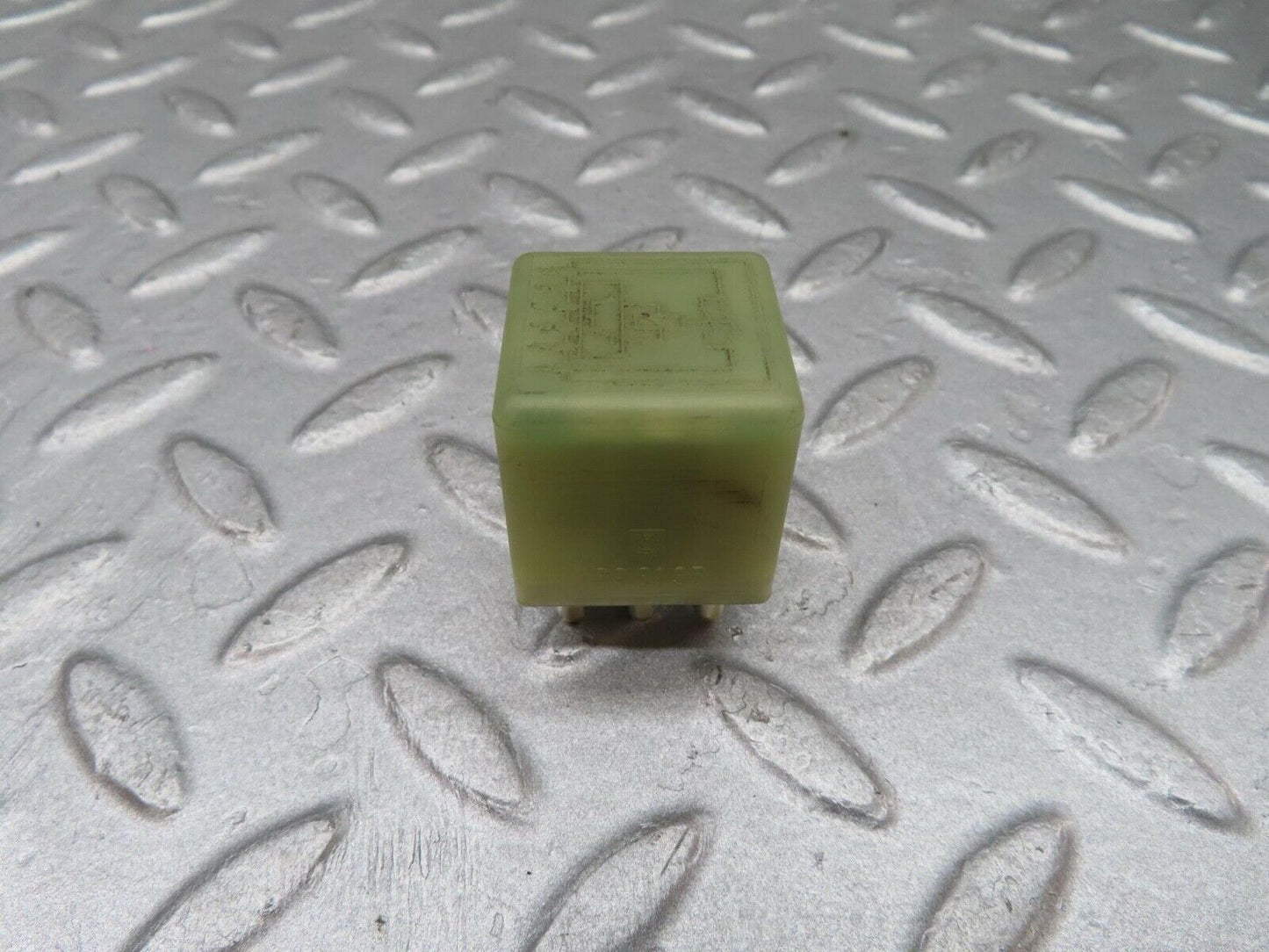 11944 Mercedes-Benz R129 300SL Coupe Door Window Control Relay 0015427819