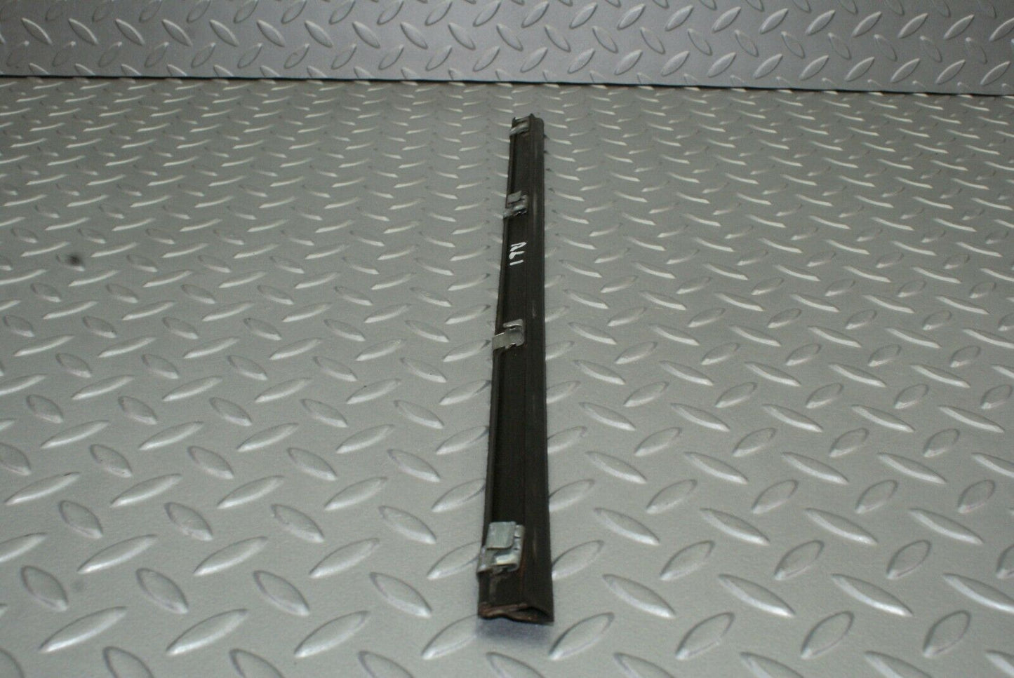 2649 Mercedes-Benz W116 350SE Glass Seal Trim Rubber Rear Left