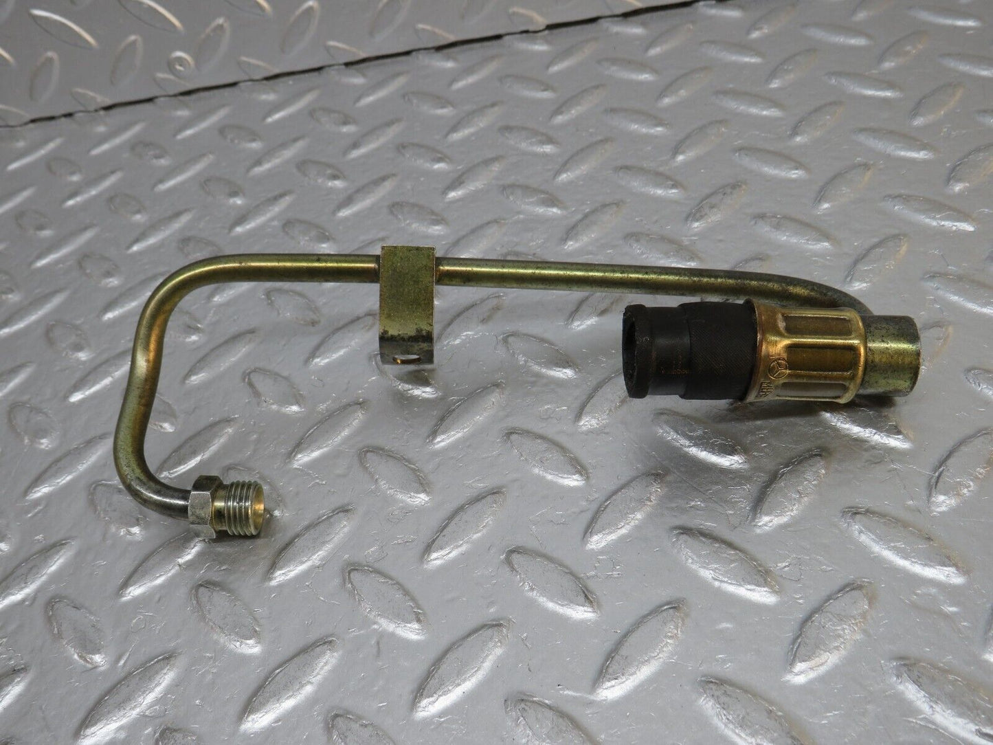32420 Mercedes-Benz S124 300TE Wagon Fuel Hose Pipe