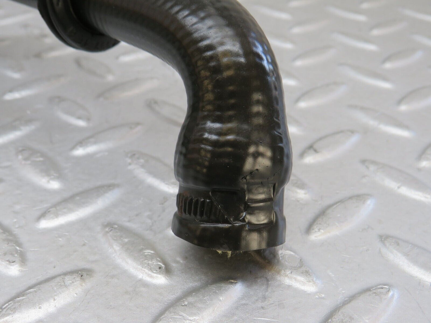 36524 Mercedes-Benz W201 190E Heater Hose Pipe 2018321294