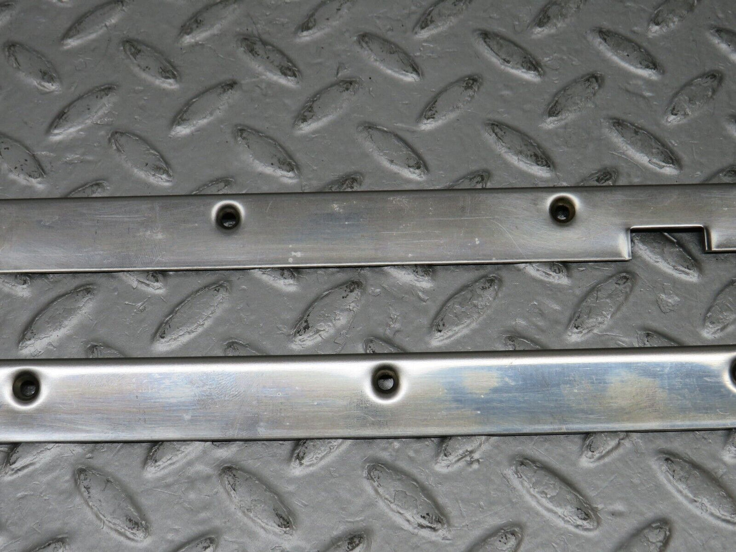 36215 Mercedes-Benz W126 420SE Sunroof Chrome Trim Set