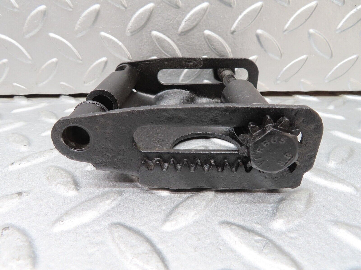 16978 Mercedes-Benz C123 280CE Coupe Alternator Generator Bracket