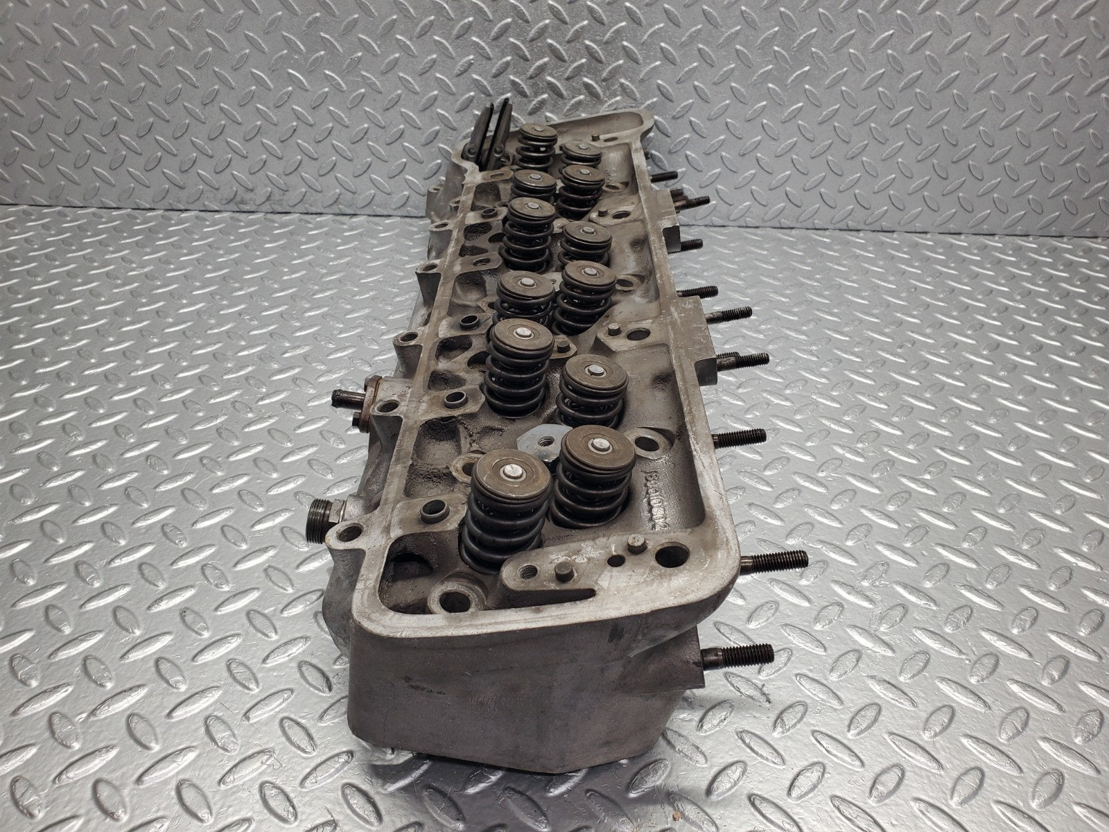 W112 cylinder head used OEM