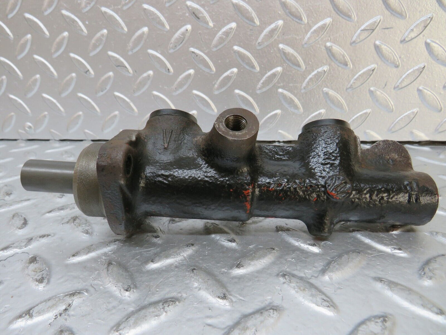 26105 Mercedes-Benz W116 450SE Brake Master Cylinder