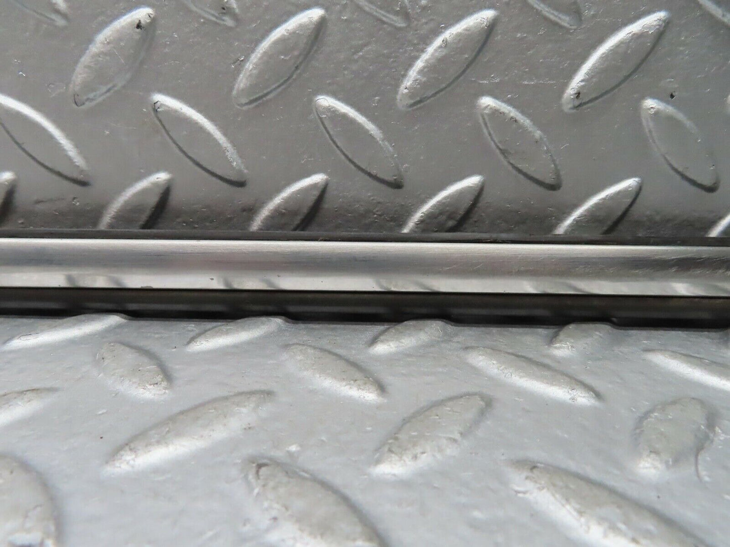 20962 Mercedes-Benz W114 250CE Coupe Left Door Centre Moulding Trim