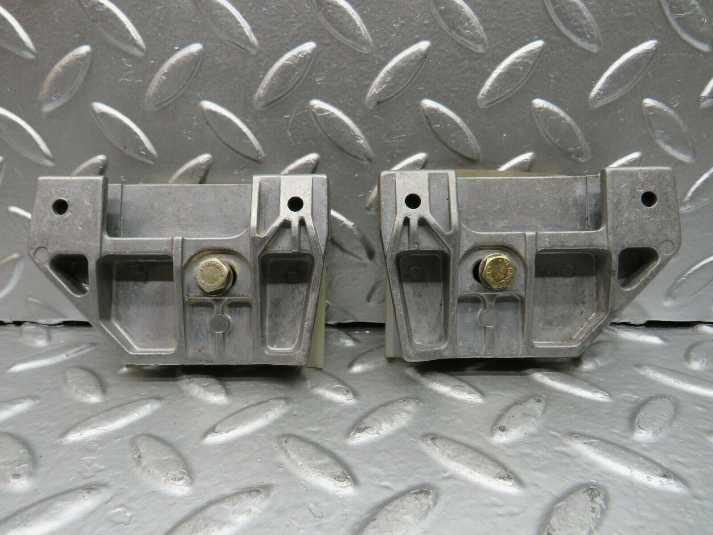 22640 Mercedes-Benz C124 E220 Coupe Door Window Guide Pad Pair 1247250132