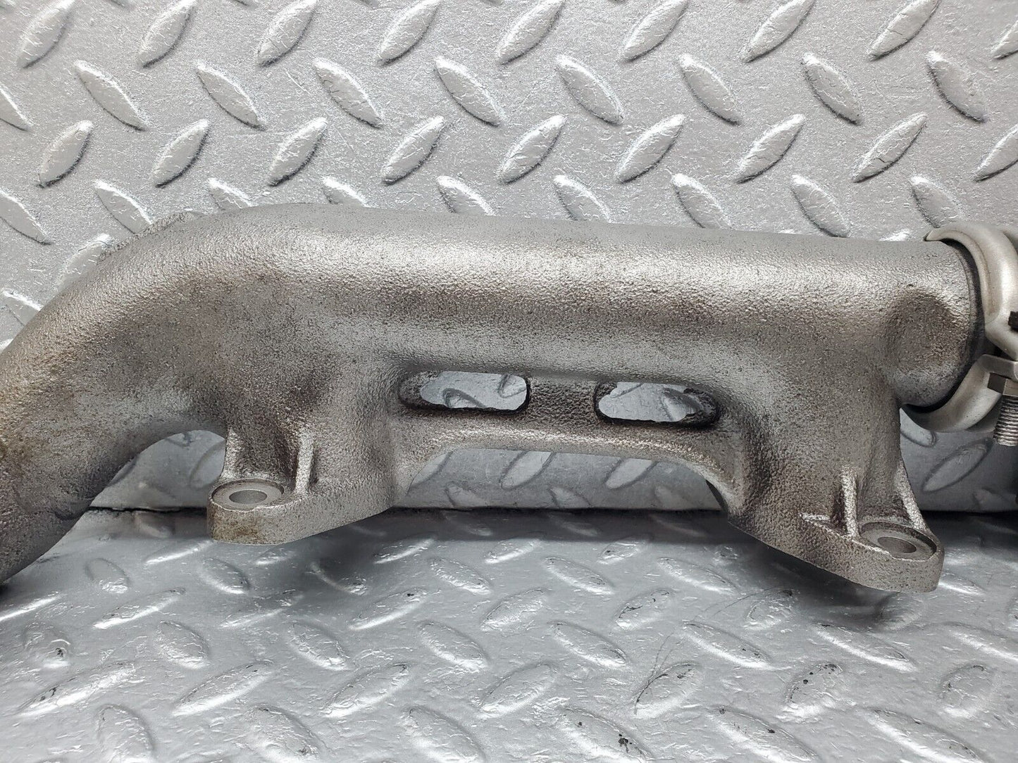 45918 Mercedes-Benz W126 420SE Exhaust Manifold Right 1161422402 1161420602