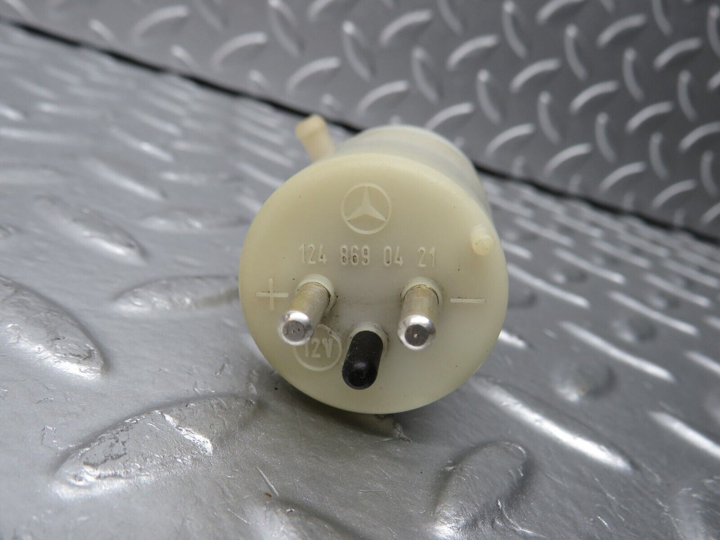 31619 Mercedes-Benz W201 190E Windscreen Washer Pump Hella 1248690421