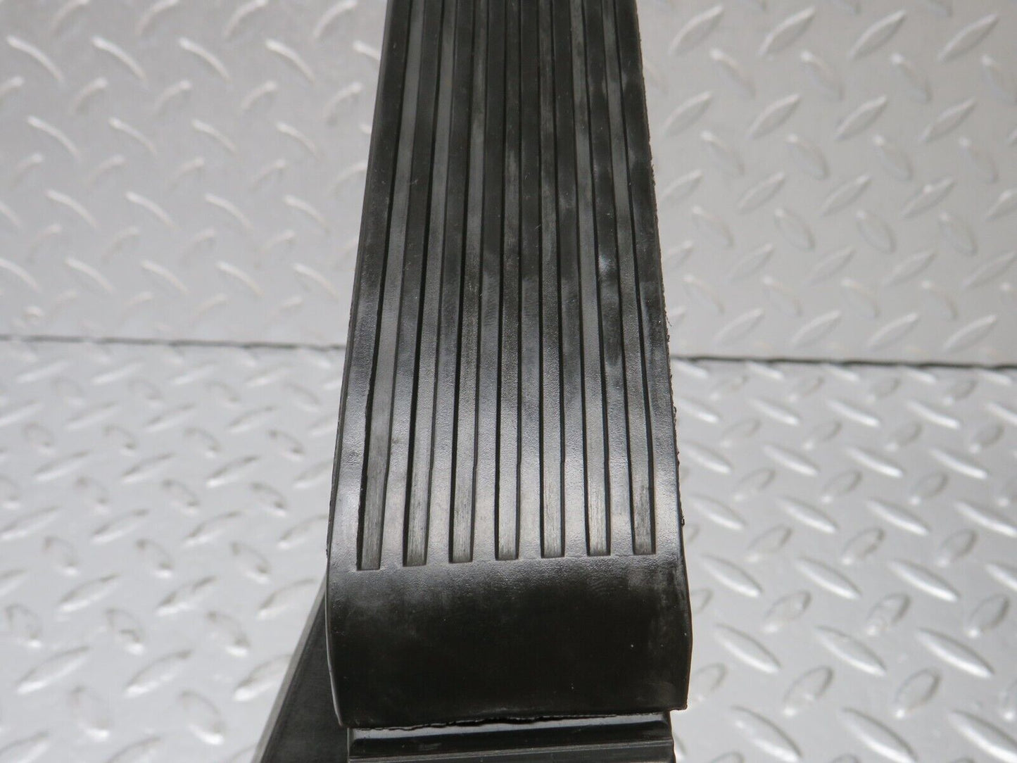 39500 Mercedes-Benz R129 320SL Coupe Accelerator Pedal 1293010620 1293010001 1293010382