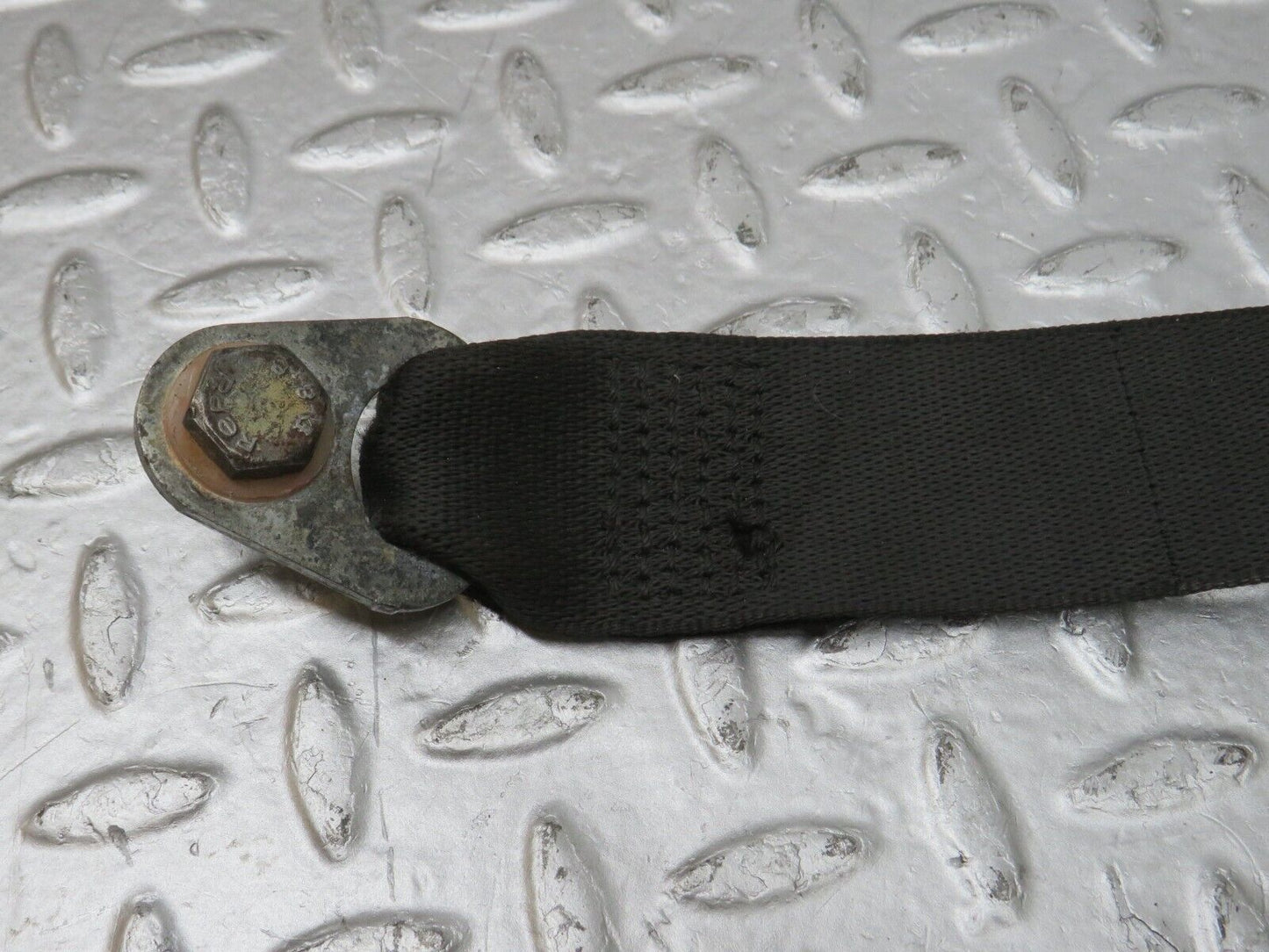 36318 Mercedes-Benz W126 420SE Front Left Seat Belt 1268604993 1268680011