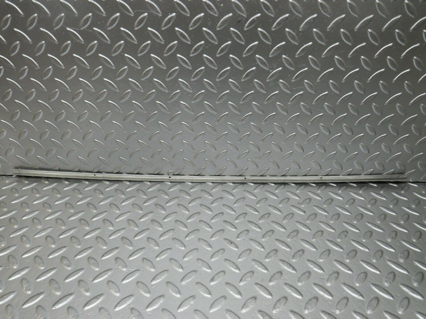 24417 Mercedes-Benz S124 220TE Wagon Sunroof Chrome Trim