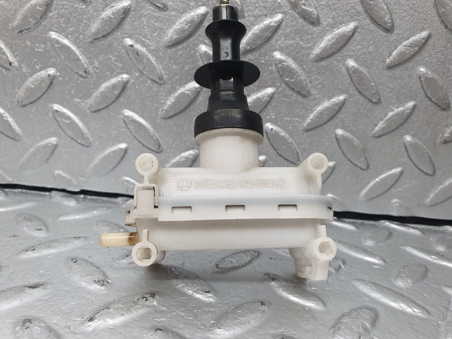 42774 Mercedes-Benz W201 190 2.0L Rear Left Door Lock Vacuum Actuator