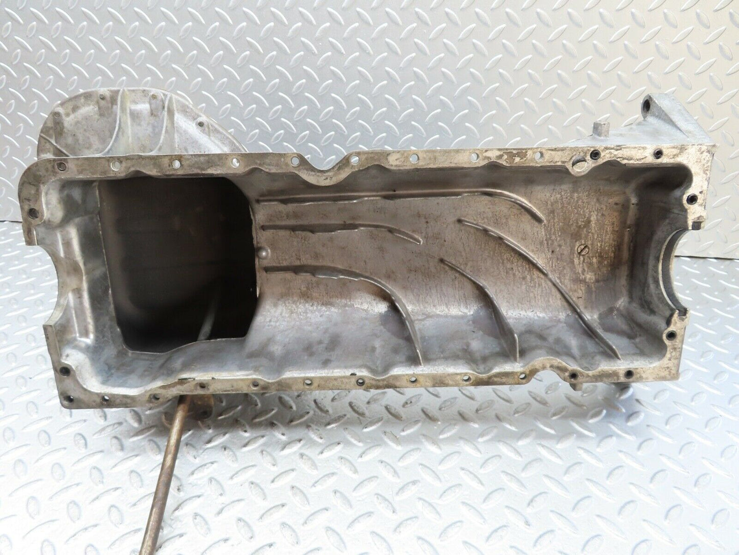 19273 Mercedes-Benz W123 300D Oil Pan Oil Sump 6170140302