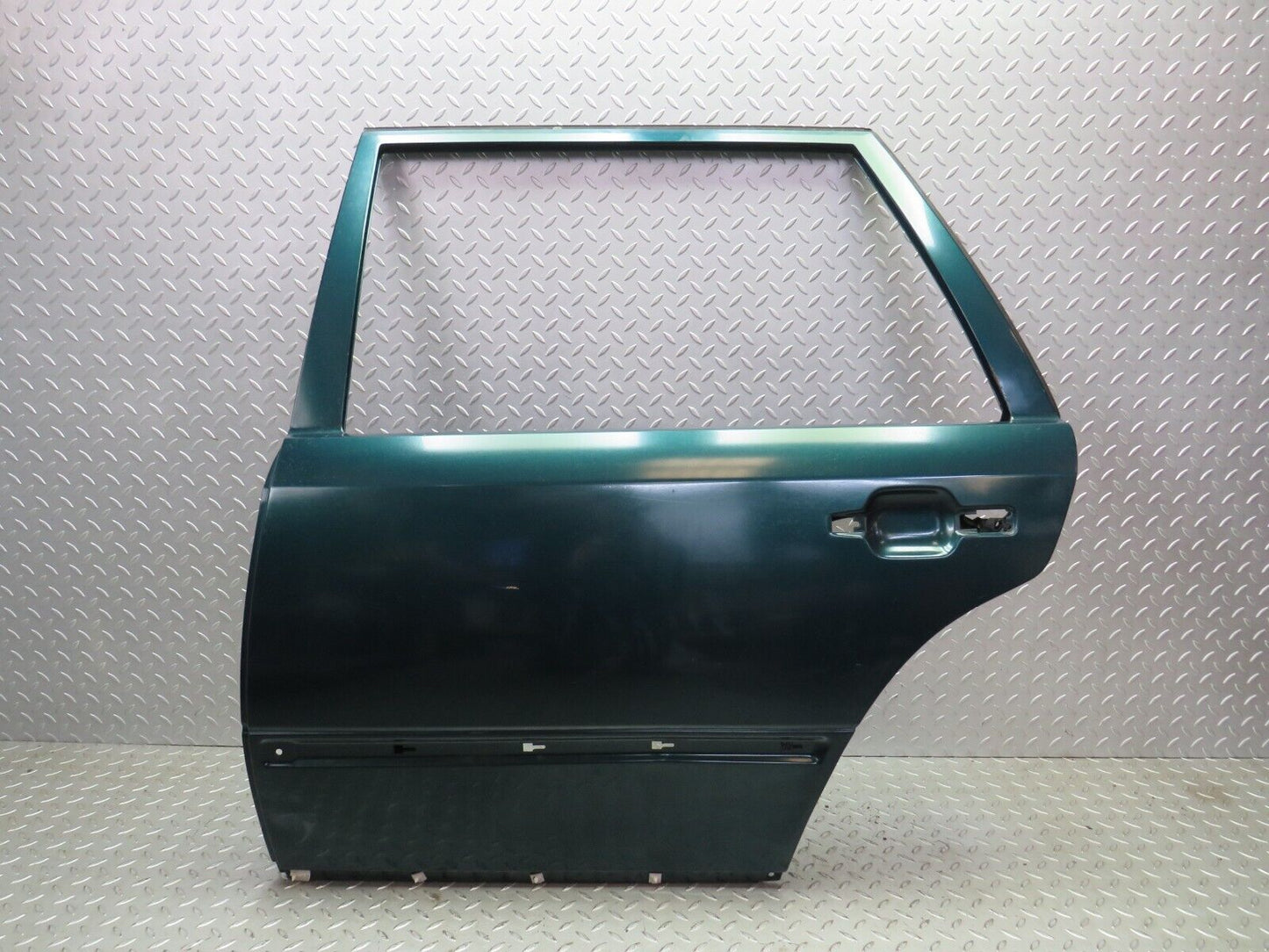 27752 Mercedes-Benz S124 300TE Wagon Rear Left Door