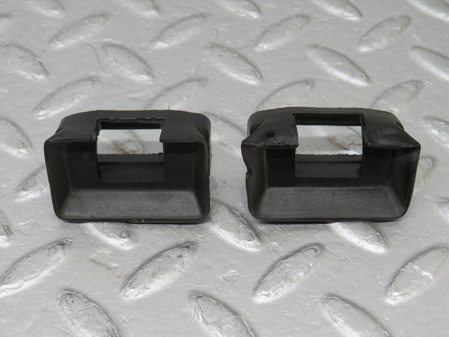 36586 Mercedes-Benz W201 190E 2.0L Door Check Strap Rubber Seal 2x 2017270430