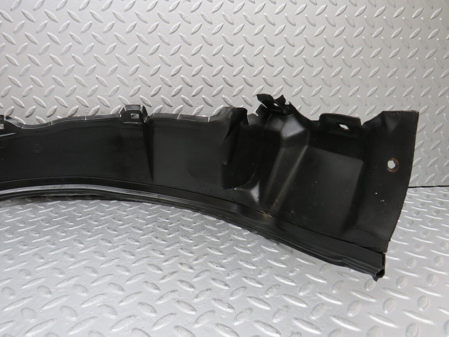 39024 Mercedes-Benz W201 190E Inner Mudguard Panelling Front Right 2018840235
