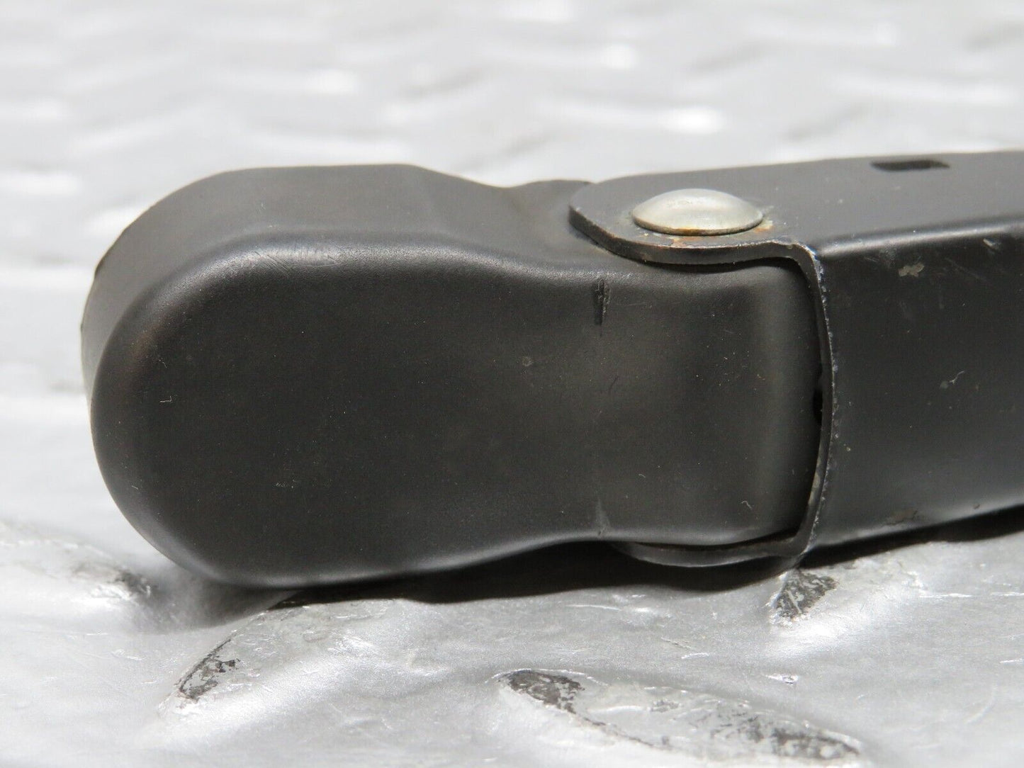 32098 Mercedes-Benz W123 230E Wiper Arm Bosch Right Side