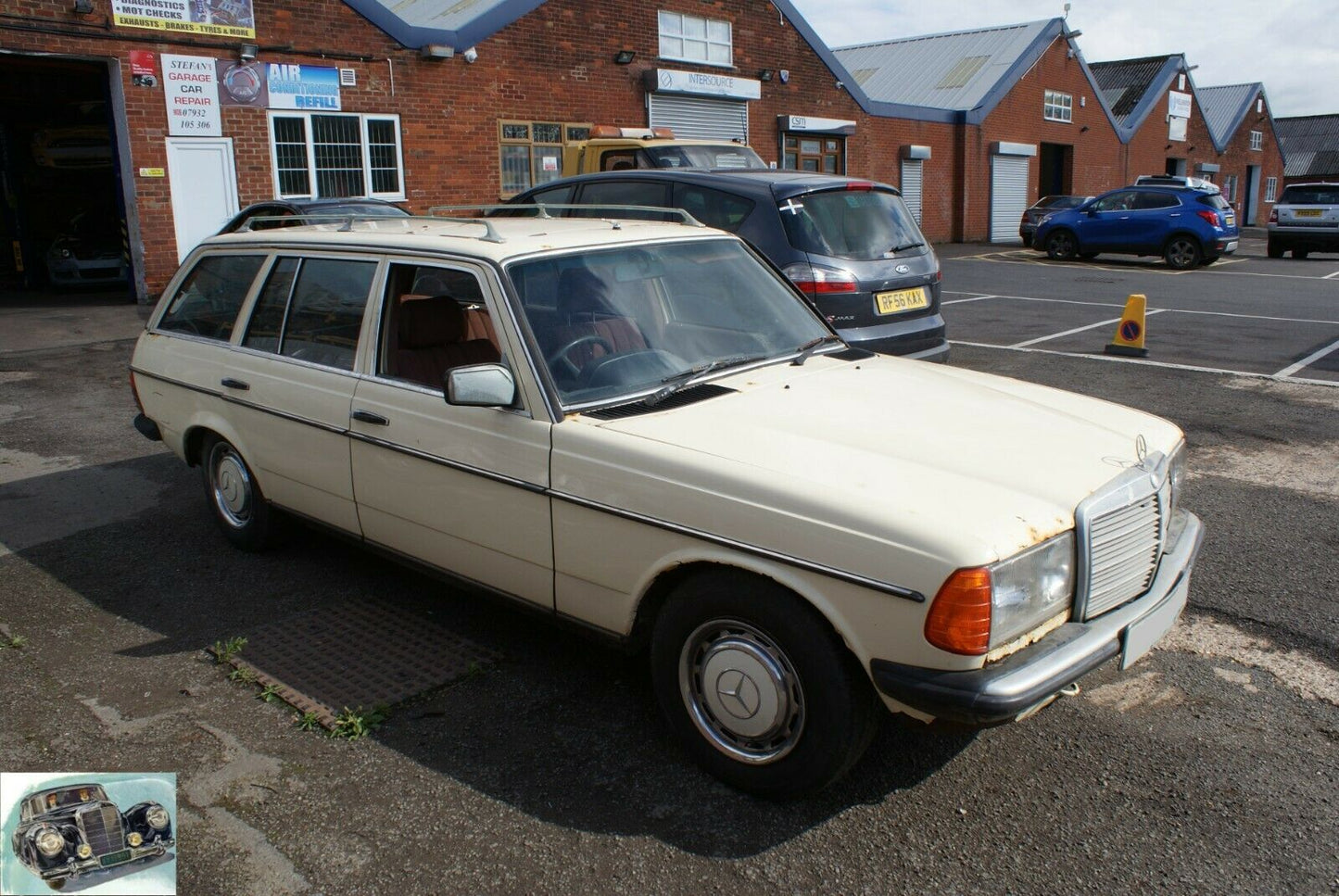 7711 Mercedes-Benz S123 230TE Wagon Vacuum Reservoir