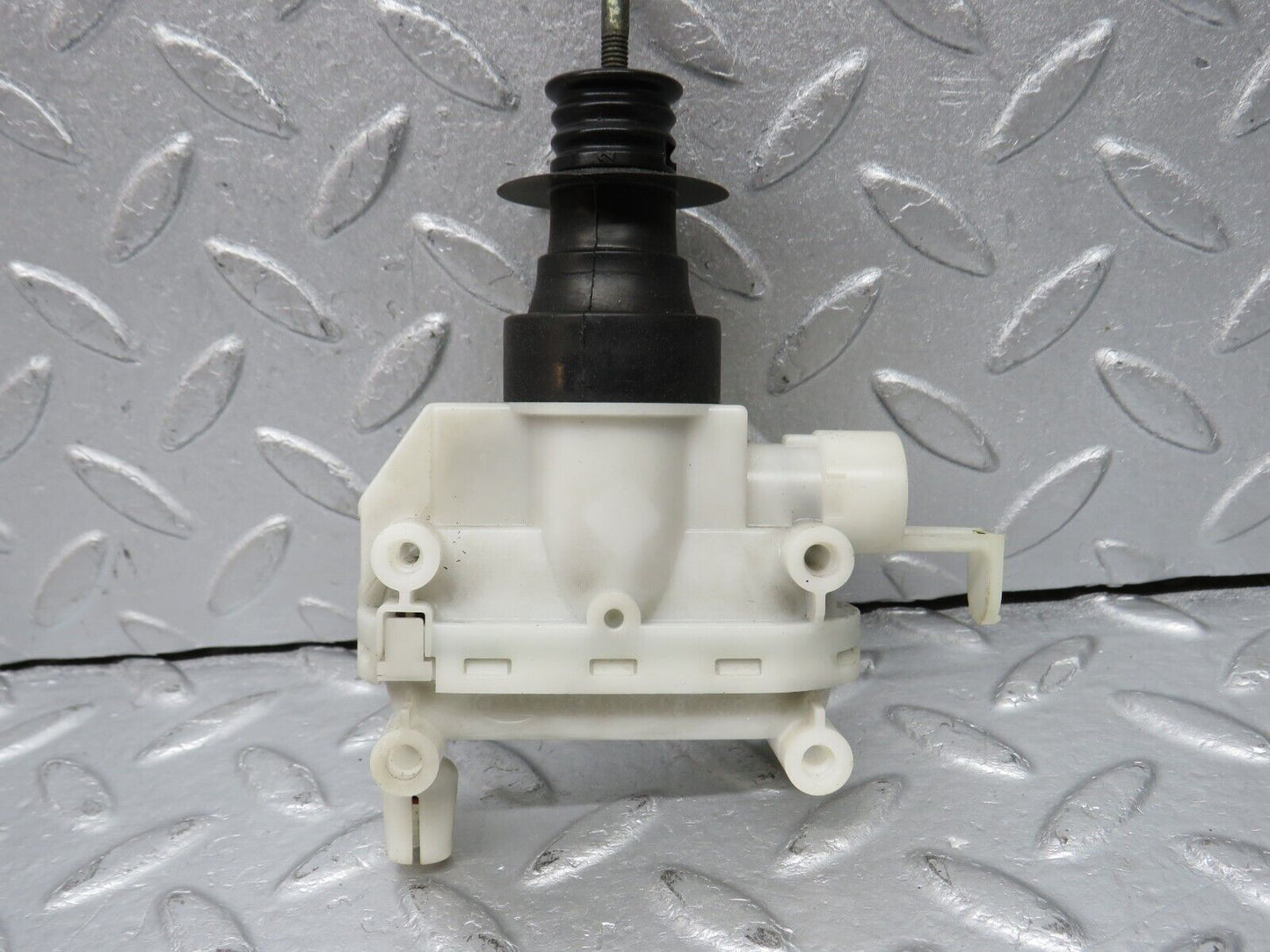 38907 Mercedes-Benz W201 190E Front Left Door Lock Vacuum Actuator