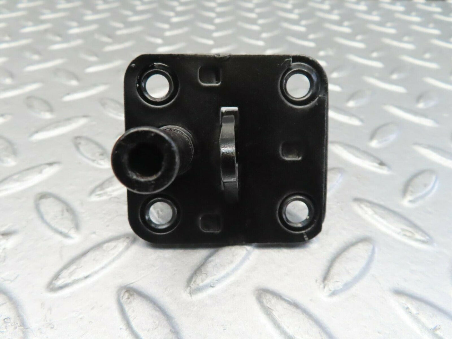 11556 Mercedes-Benz C123 230CE Coupe Bonnet Lock Catch