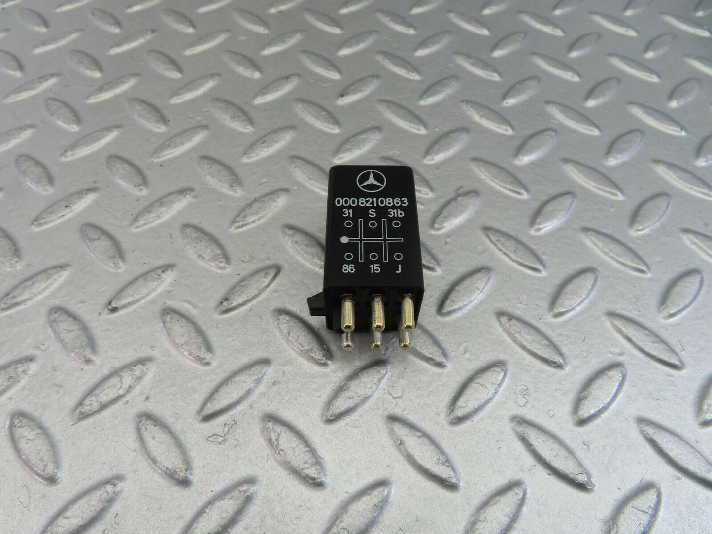 10093 Mercedes-Benz C123 230CE Coupe Intermittent Wiper Relay 0008210863