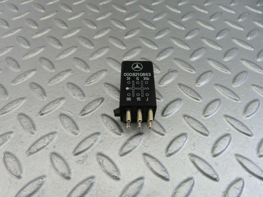 10093 Mercedes-Benz C123 230CE Coupe Intermittent Wiper Relay 0008210863