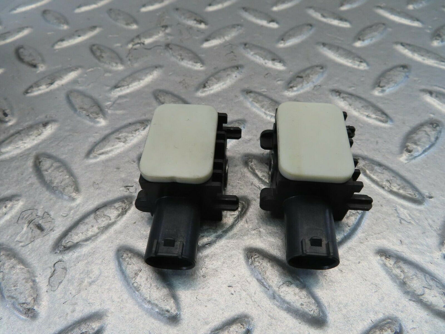 11136 Mercedes-Benz W221 S320 Crash Sensor 0038202826